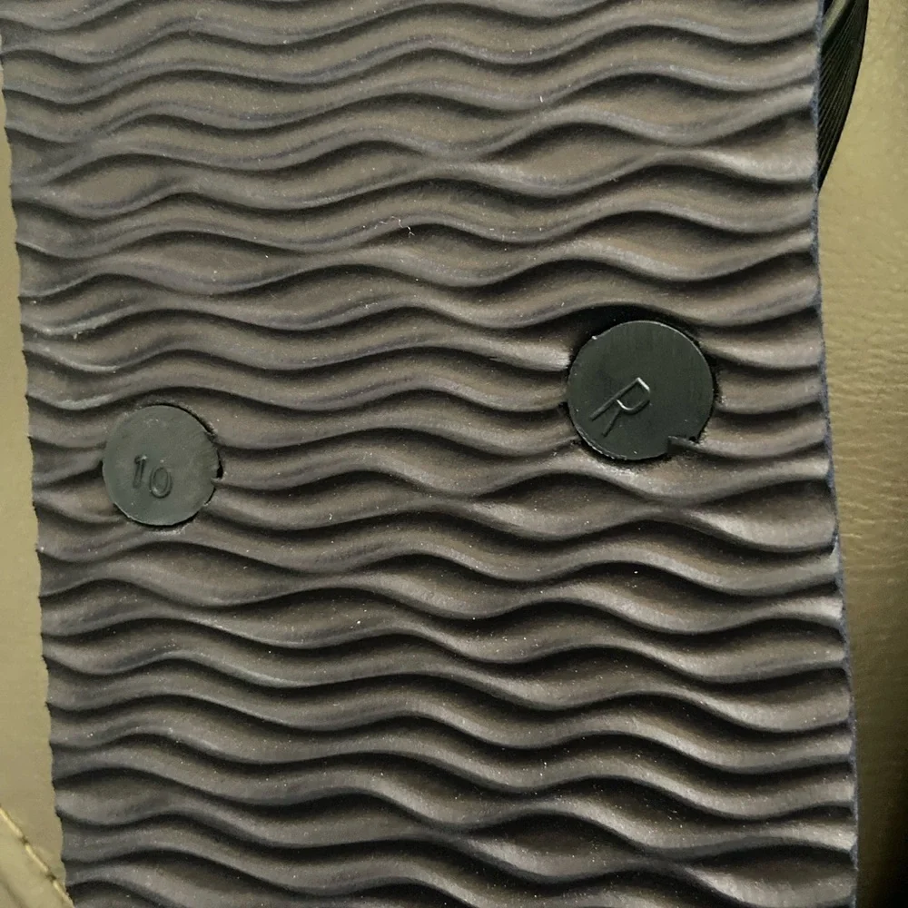 Hurley men’s flip flops